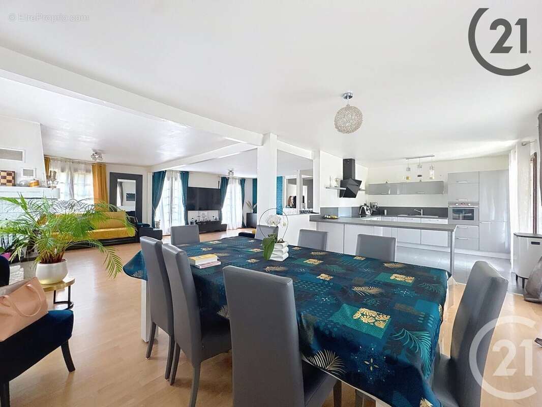 Maison à CHALAUTRE-LA-PETITE