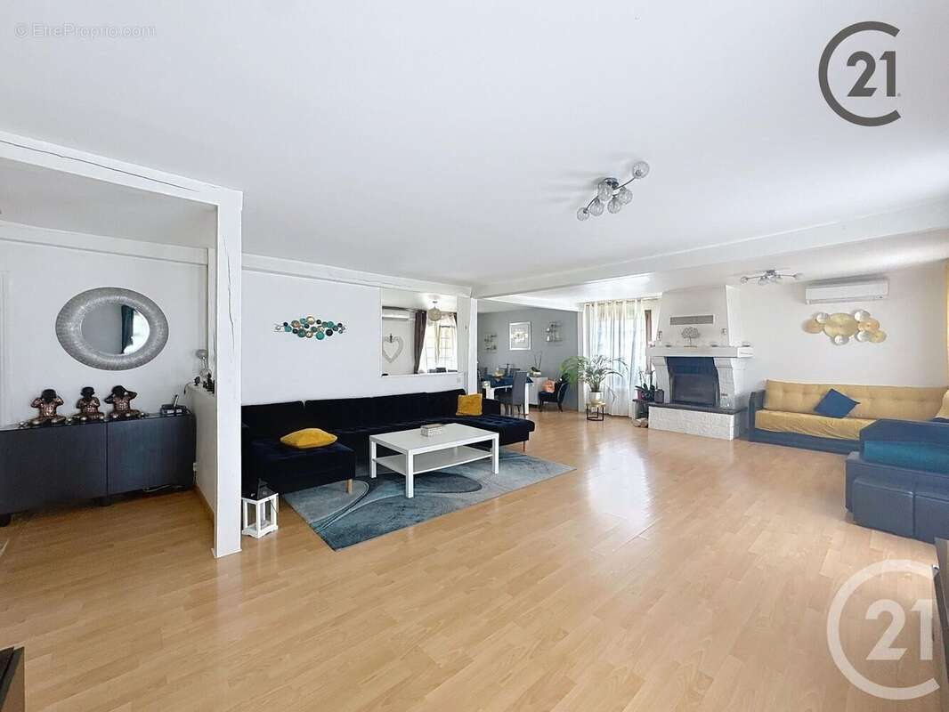 Maison à CHALAUTRE-LA-PETITE