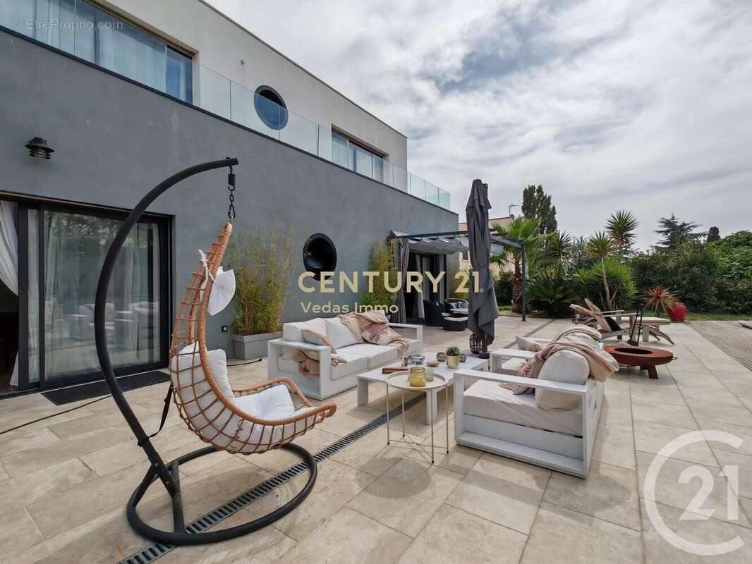 Maison à SAINT-JEAN-DE-VEDAS