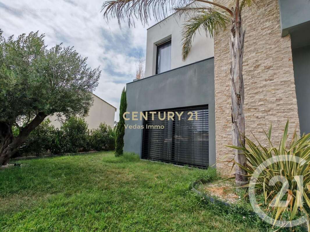 Maison à SAINT-JEAN-DE-VEDAS