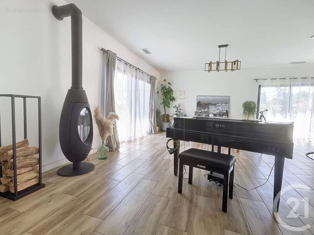 Maison à SAINT-JEAN-DE-VEDAS