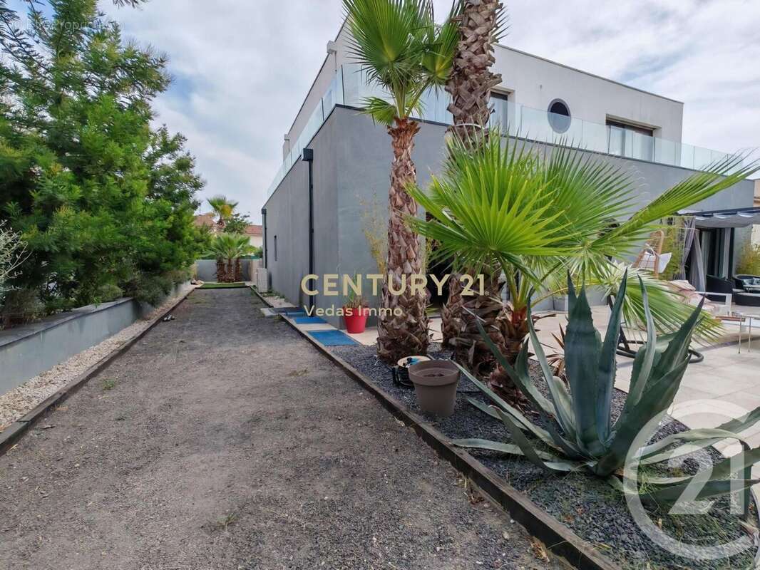 Maison à SAINT-JEAN-DE-VEDAS