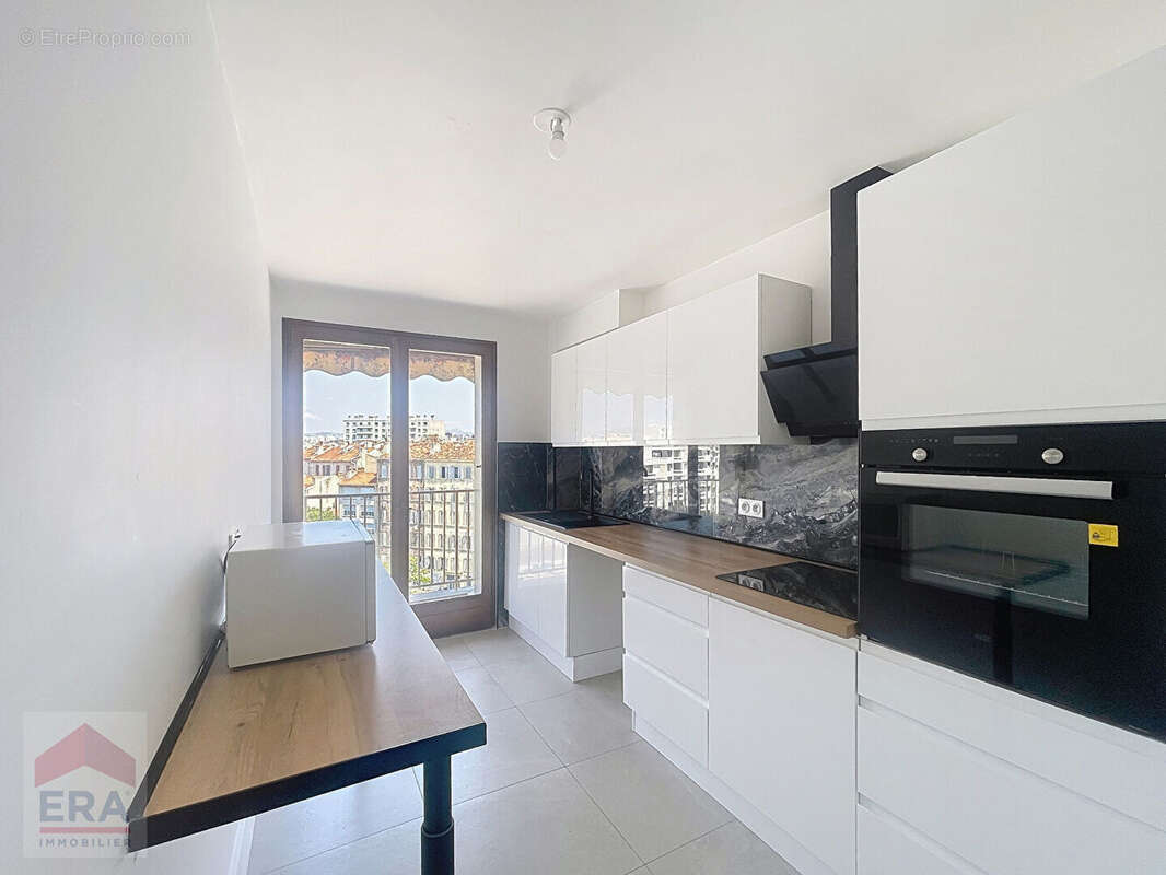 Appartement à MARSEILLE-3E