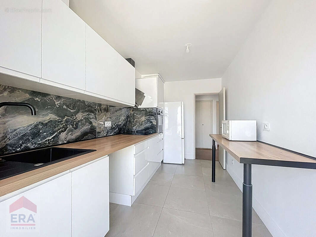 Appartement à MARSEILLE-3E