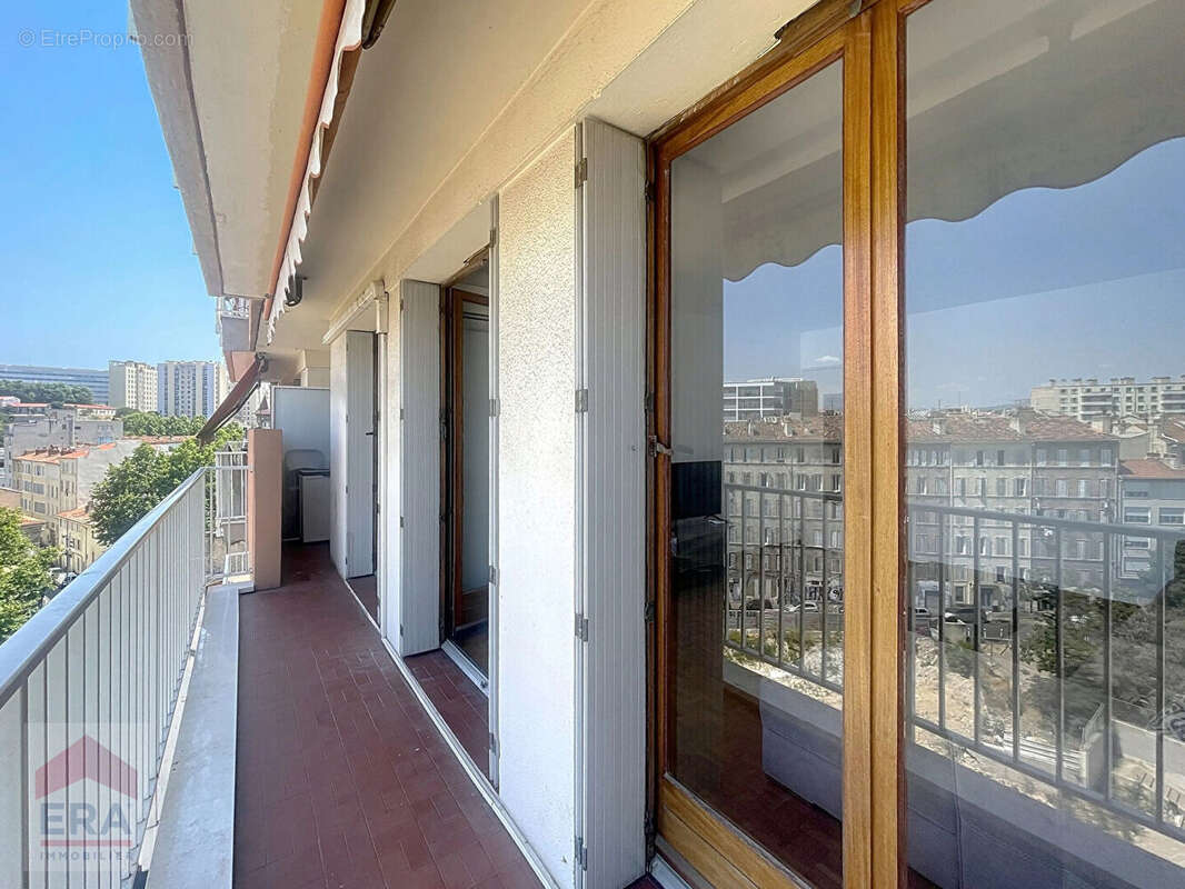 Appartement à MARSEILLE-3E
