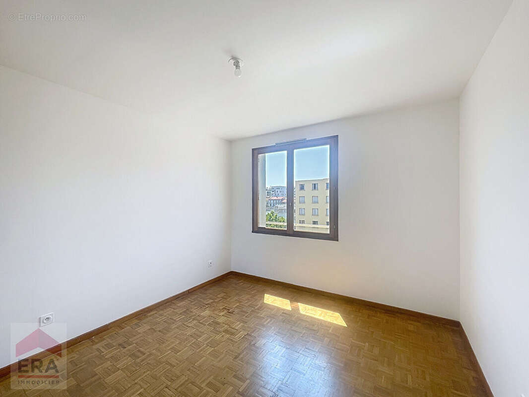 Appartement à MARSEILLE-3E