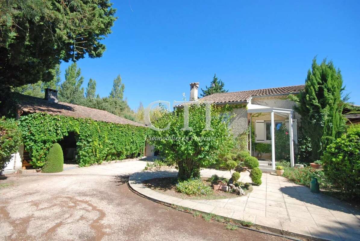 Maison à JONQUIERES