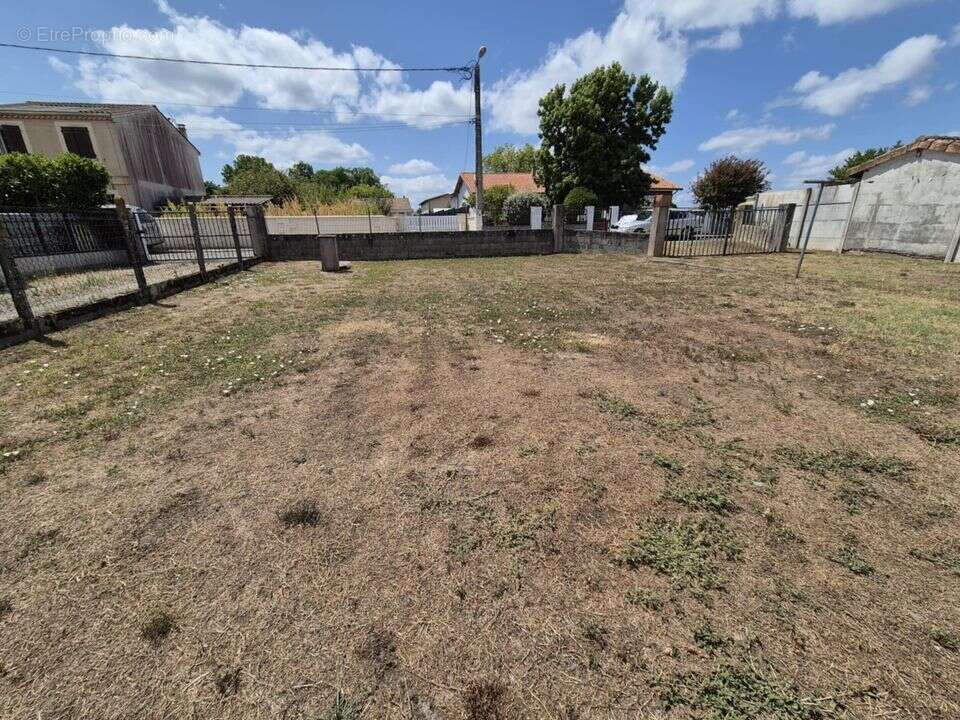 Pauillac- Terrain à vendre- 355m²- Constructible- Calme- - Terrain à PAUILLAC
