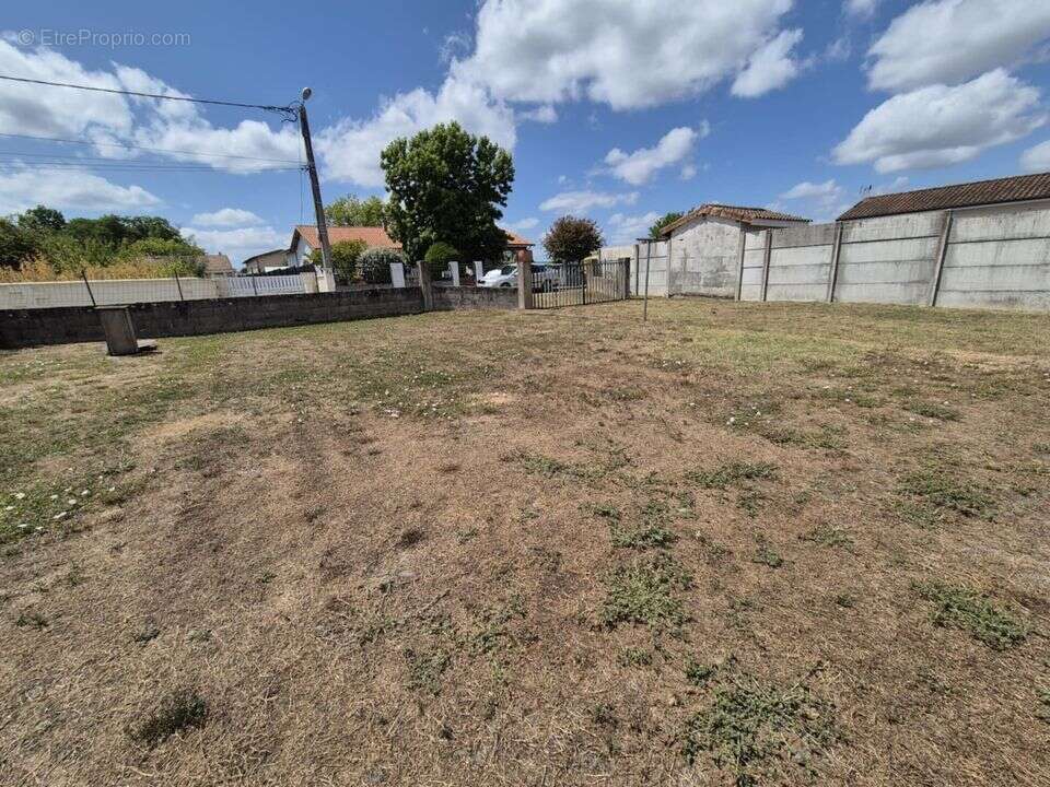 Pauillac- Terrain à vendre- 355m²- Constructible- Calme- - Terrain à PAUILLAC