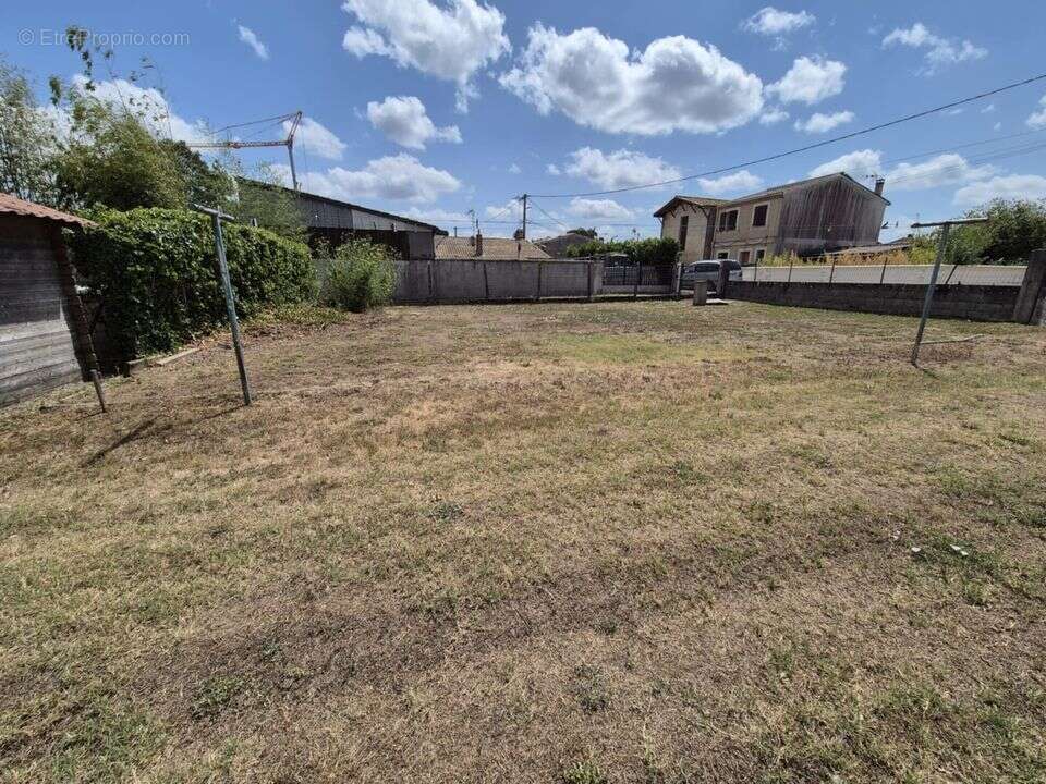 Pauillac- Terrain à vendre- 355m²- Constructible- Calme- - Terrain à PAUILLAC