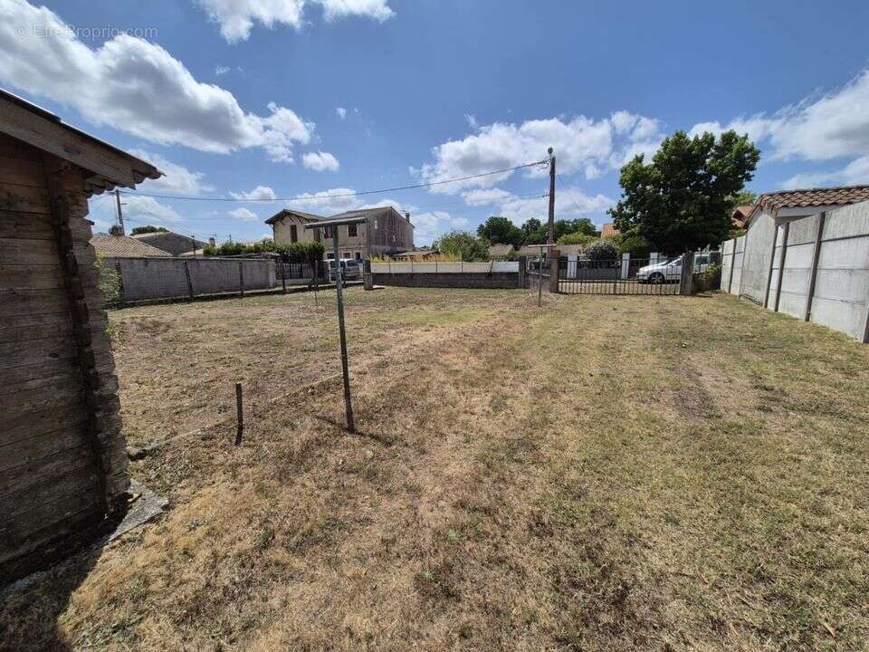 Pauillac- Terrain à vendre- 355m²- Constructible- Calme- - Terrain à PAUILLAC