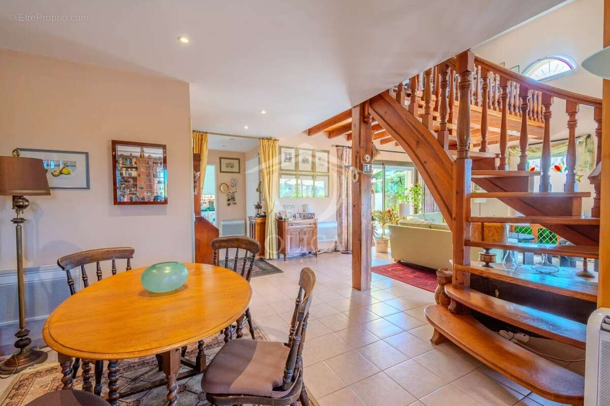 Maison à VILLENEUVE-LOUBET