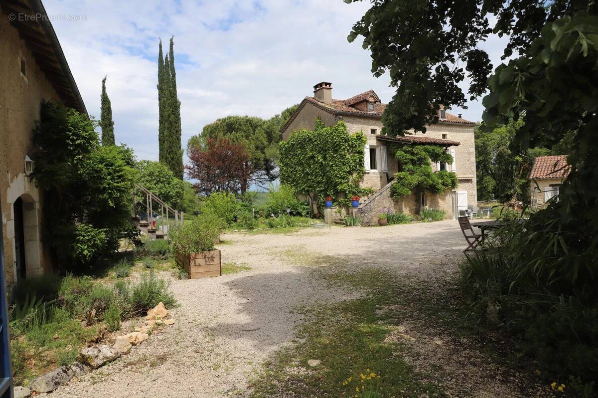 Maison à SAINT-CIRQ-LAPOPIE