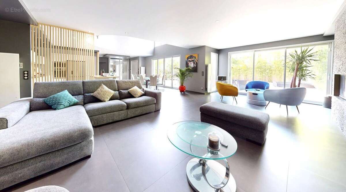 Maison à LA GARENNE-COLOMBES