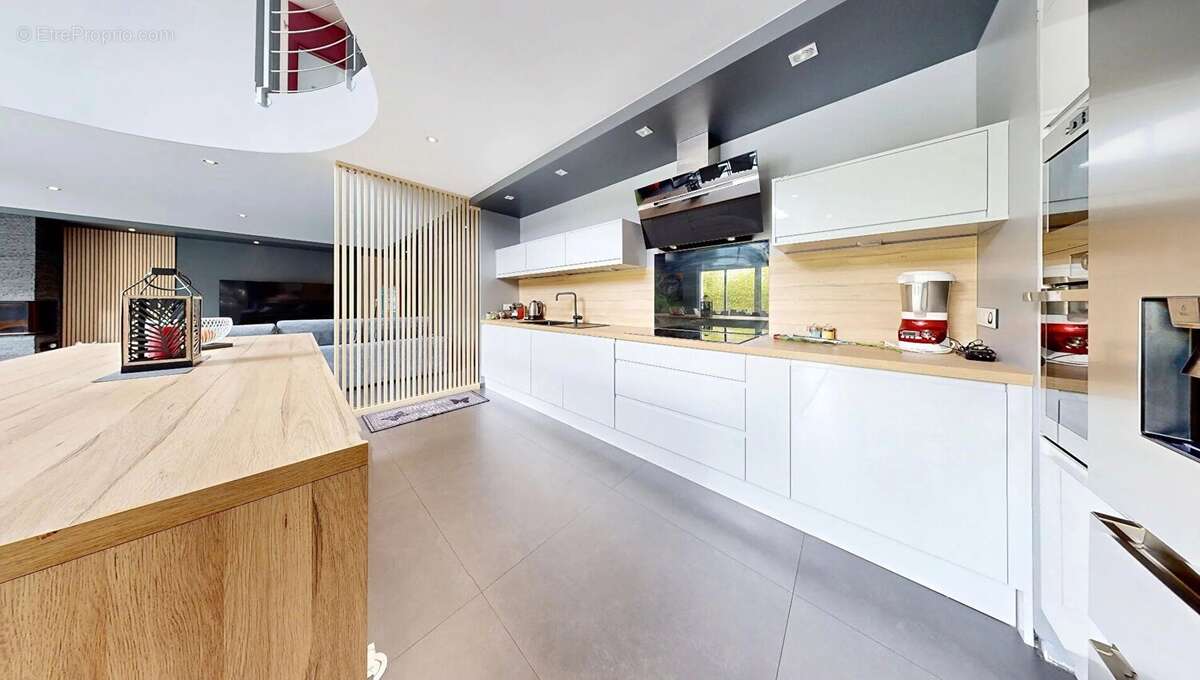 Maison à LA GARENNE-COLOMBES