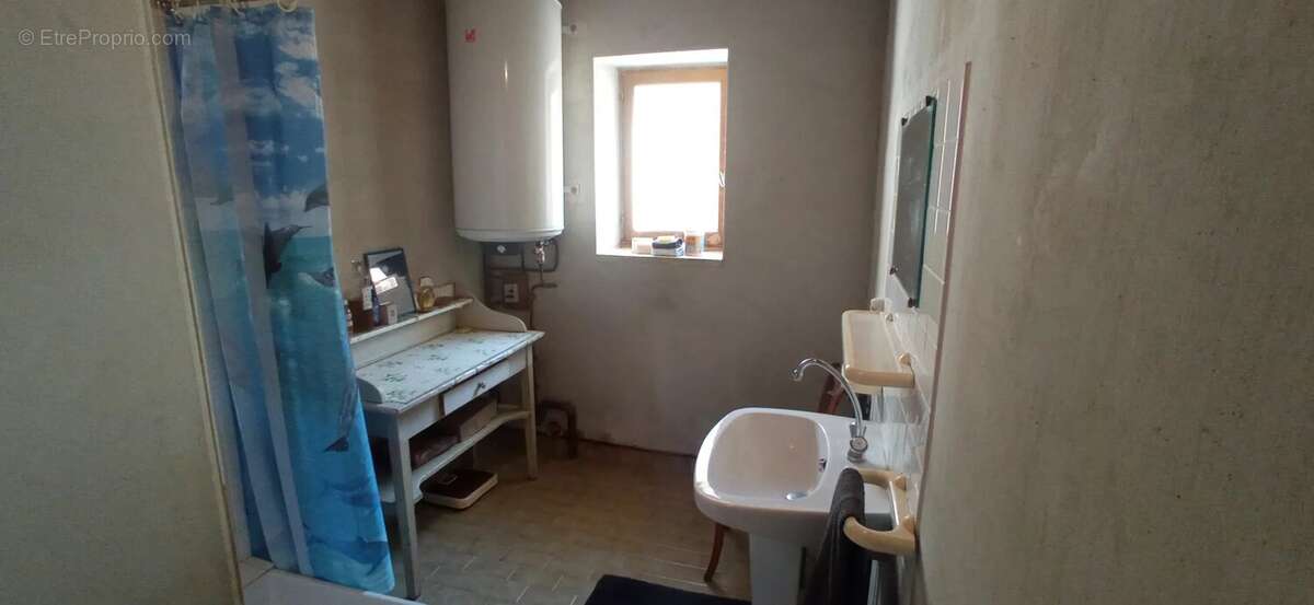 Maison à CHATEAU-GARNIER