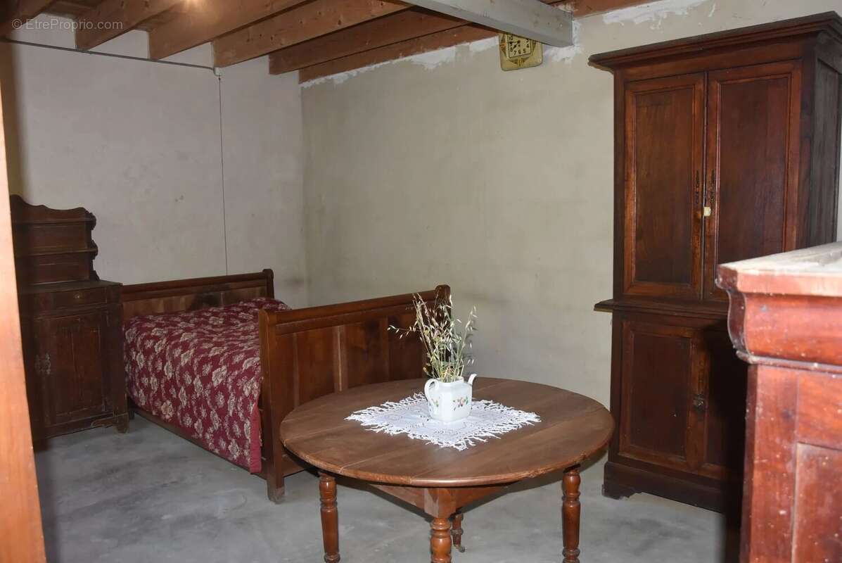 Maison à CHATEAU-GARNIER