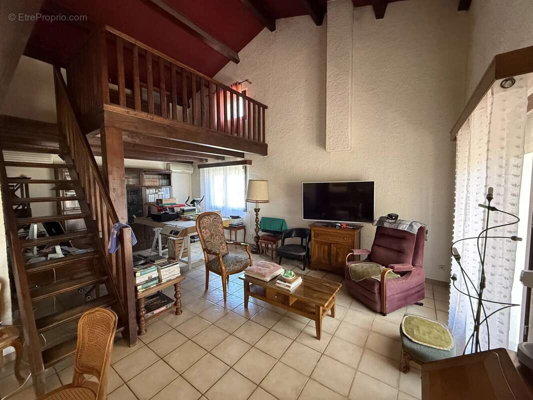 Maison à MONTELIMAR