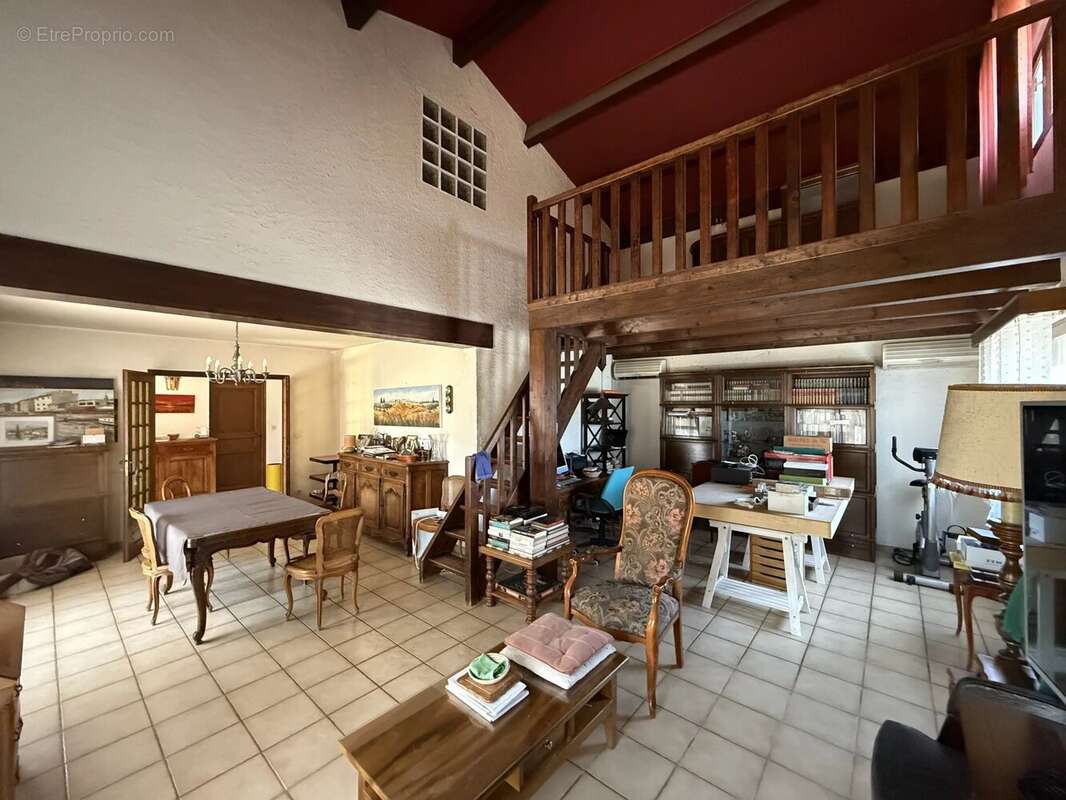 Maison à MONTELIMAR