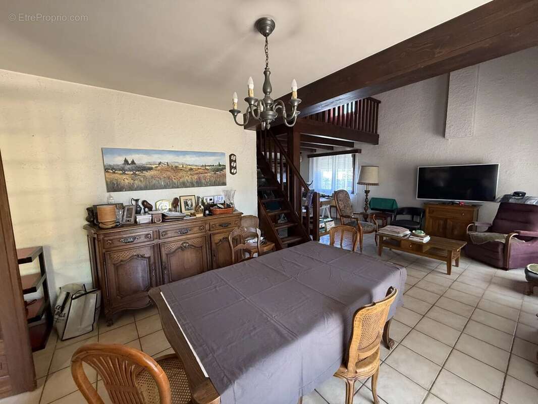 Maison à MONTELIMAR