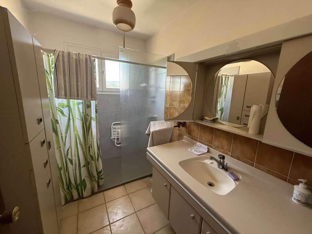 Maison à MONTELIMAR