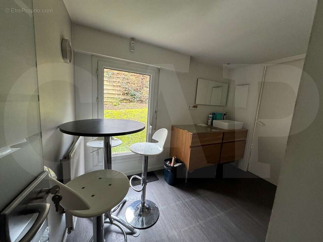 Commerce à CHARTRES-DE-BRETAGNE