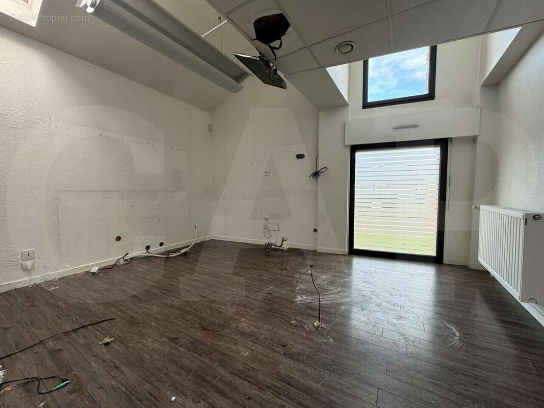 Commerce à CHARTRES-DE-BRETAGNE