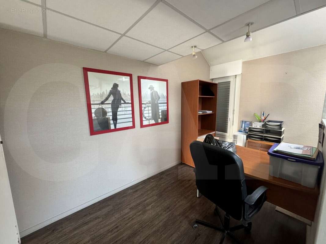 Commerce à CHARTRES-DE-BRETAGNE