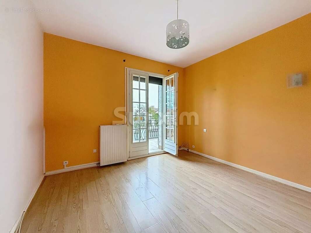 Maison à DECINES-CHARPIEU