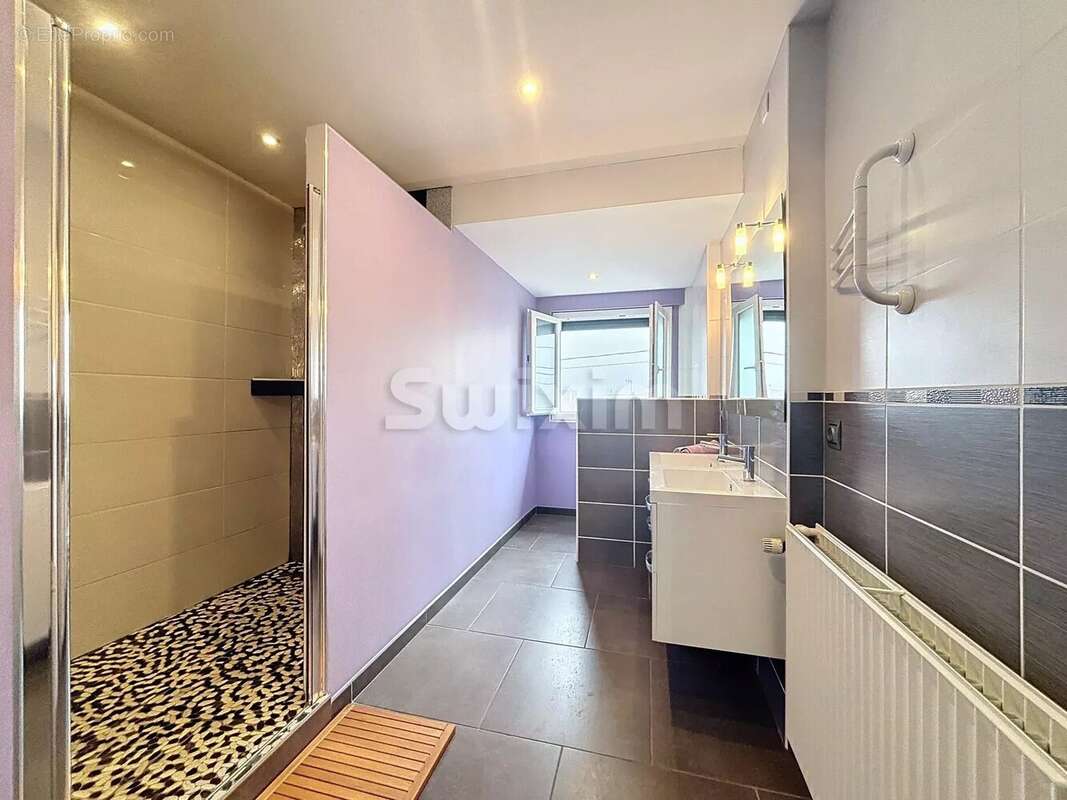 Maison à DECINES-CHARPIEU