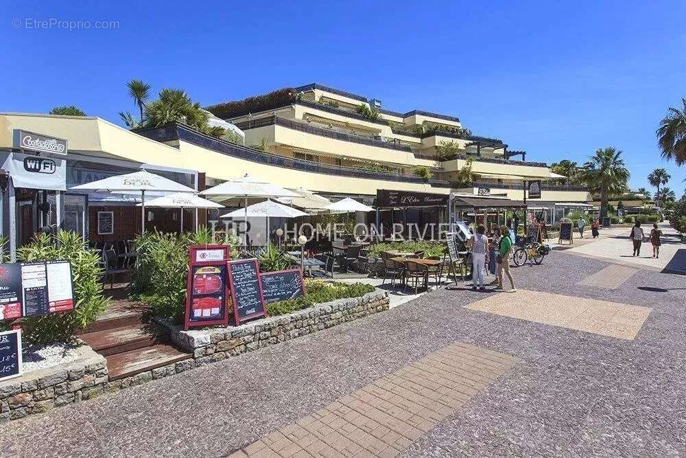 Appartement à SAINT-LAURENT-DU-VAR