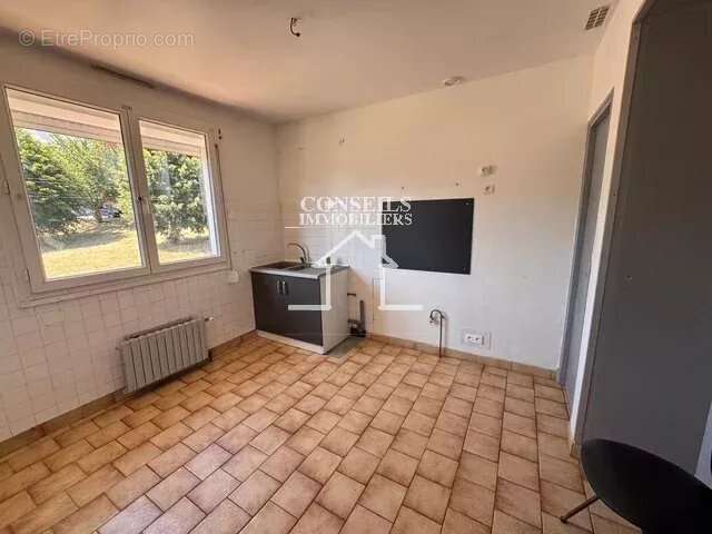 Maison à SAINT-JULIEN-DU-SAULT