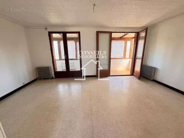 Maison à SAINT-JULIEN-DU-SAULT