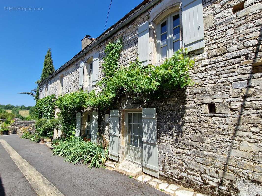 20250617154521 - Maison à THEDIRAC