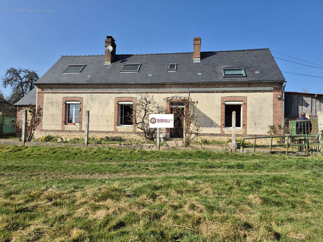 Maison à SAINTE-GAUBURGE-SAINTE-COLOMBE