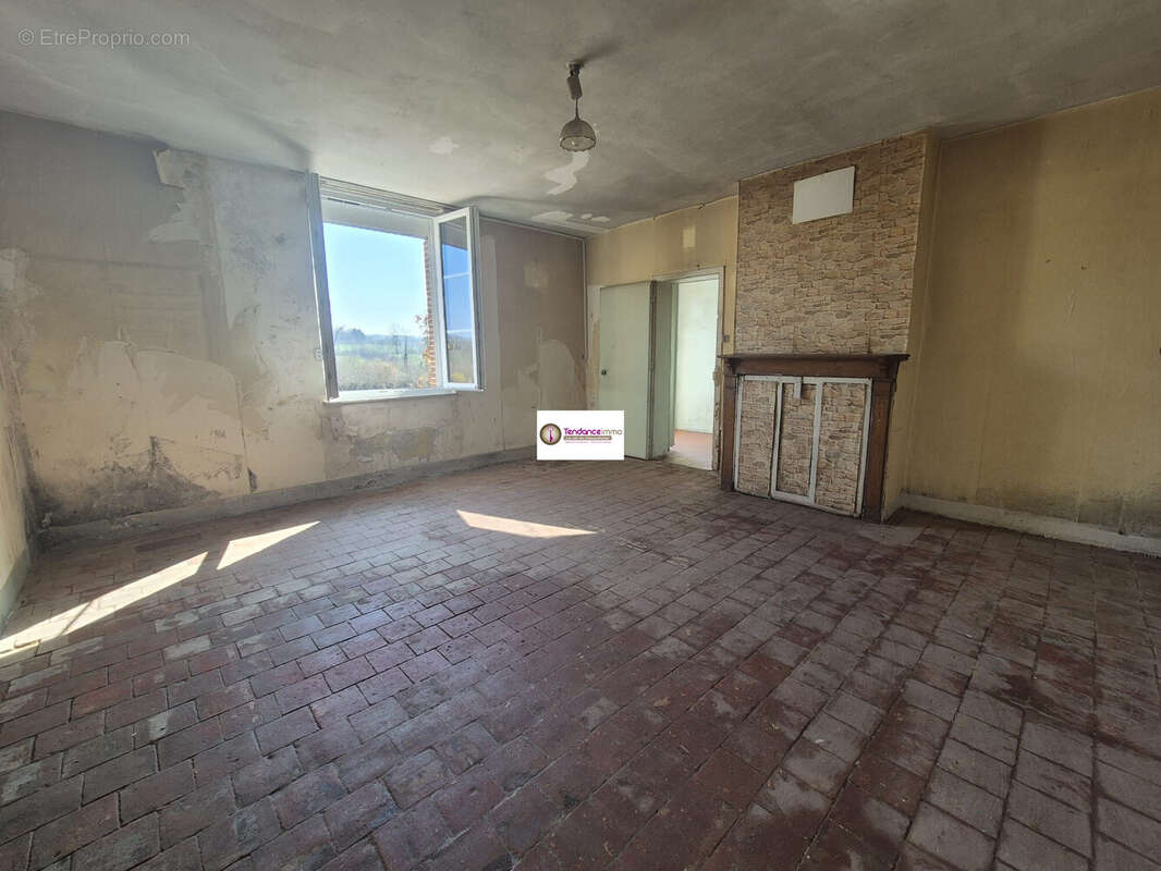 Maison à SAINTE-GAUBURGE-SAINTE-COLOMBE