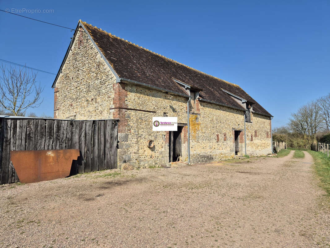 Maison à SAINTE-GAUBURGE-SAINTE-COLOMBE