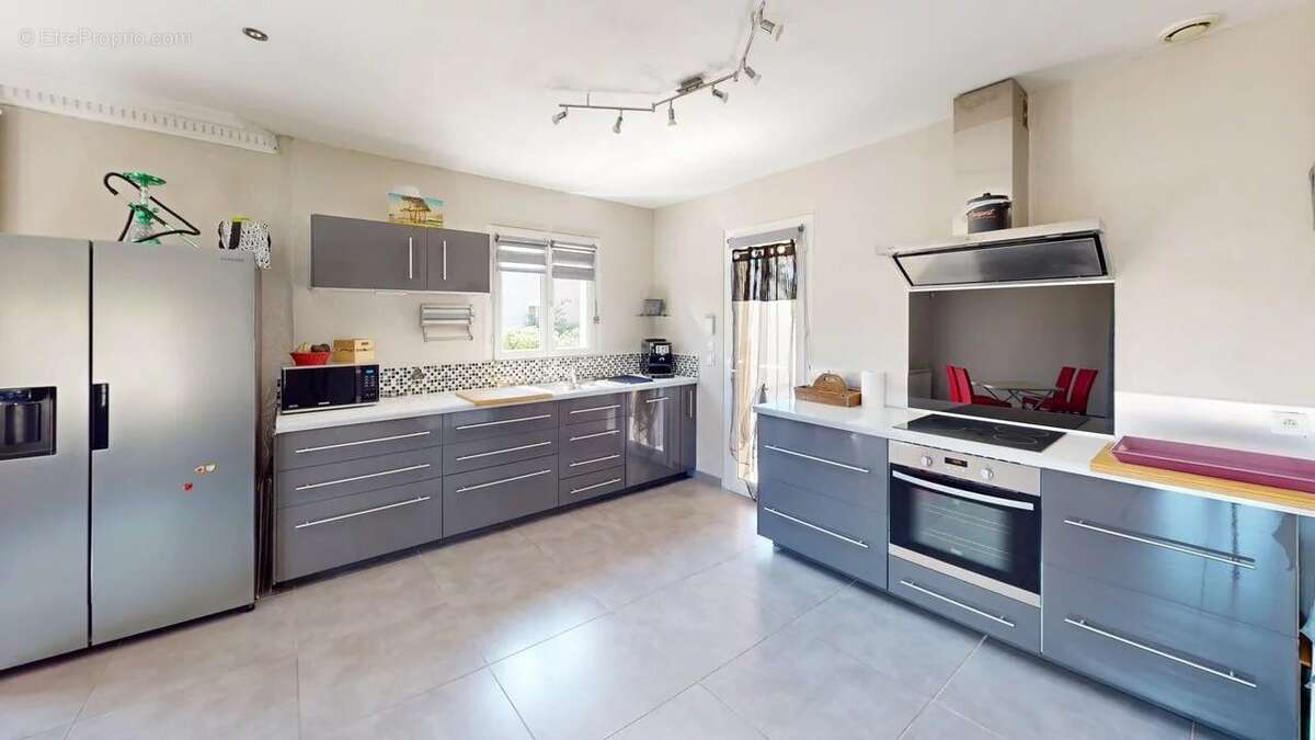 Maison à PORT-SAINT-LOUIS-DU-RHONE