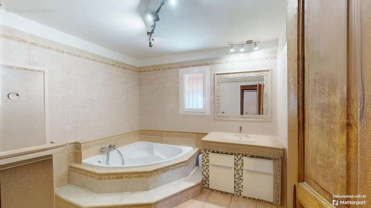 Maison à PORT-SAINT-LOUIS-DU-RHONE