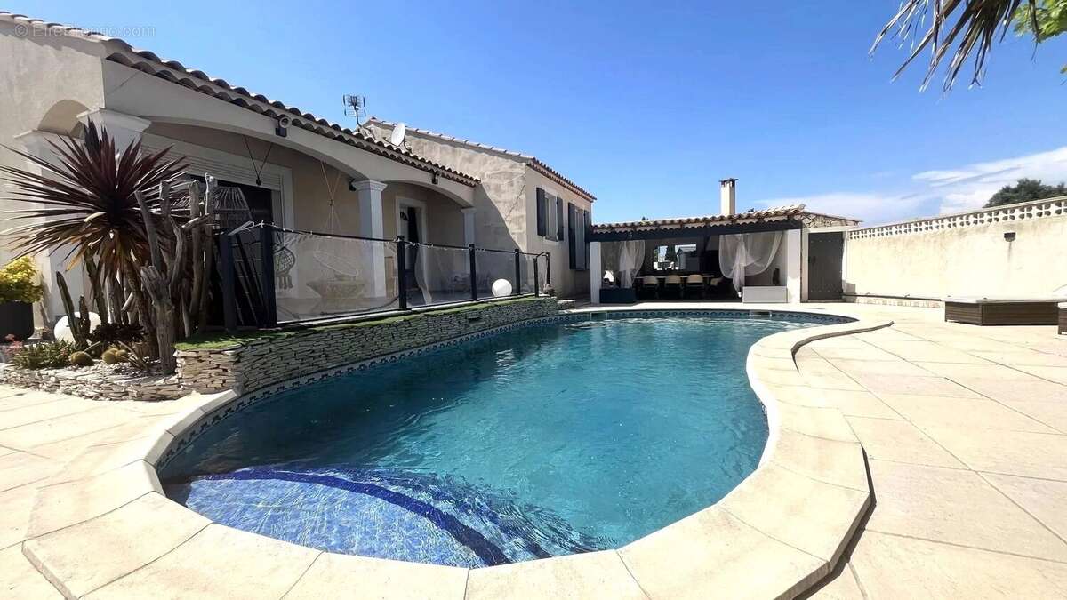 Maison à PORT-SAINT-LOUIS-DU-RHONE