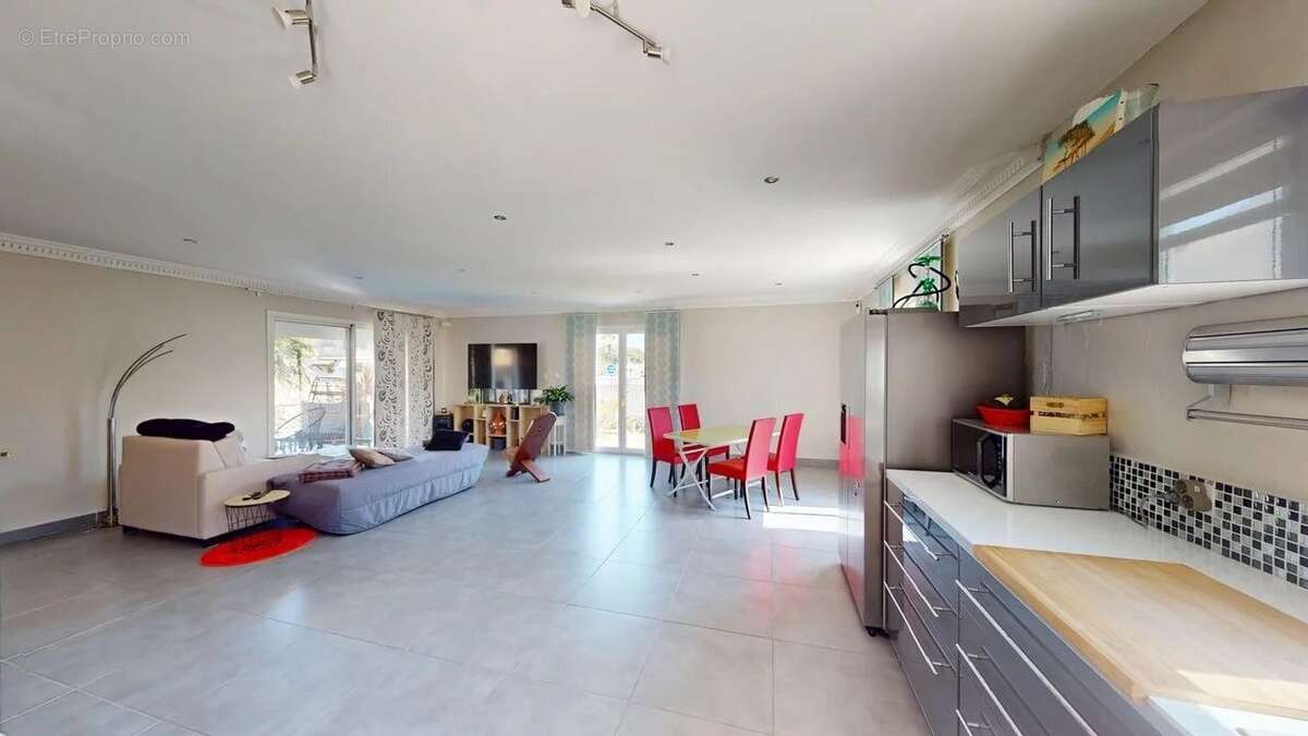 Maison à PORT-SAINT-LOUIS-DU-RHONE