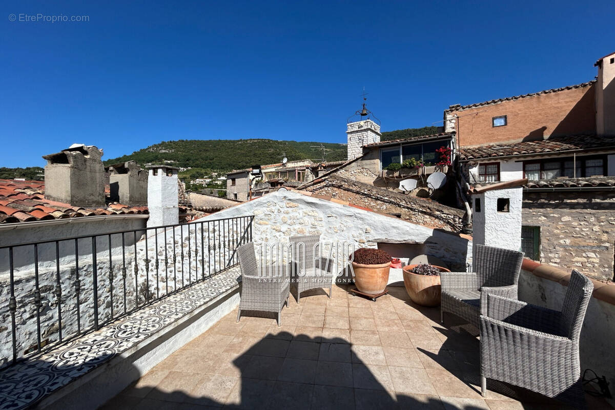 Maison à TOURRETTES-SUR-LOUP