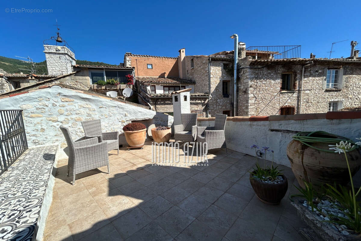 Maison à TOURRETTES-SUR-LOUP