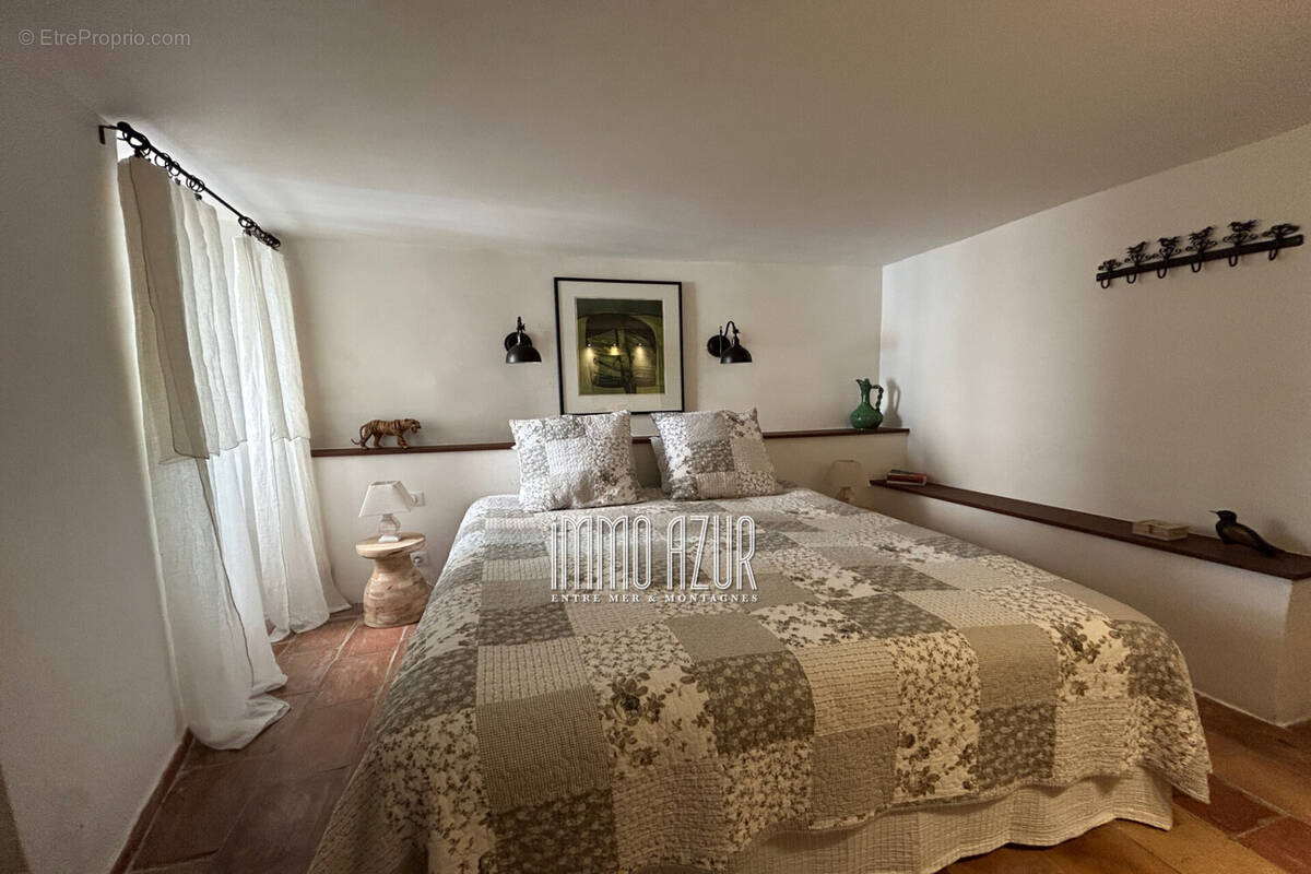 Maison à TOURRETTES-SUR-LOUP