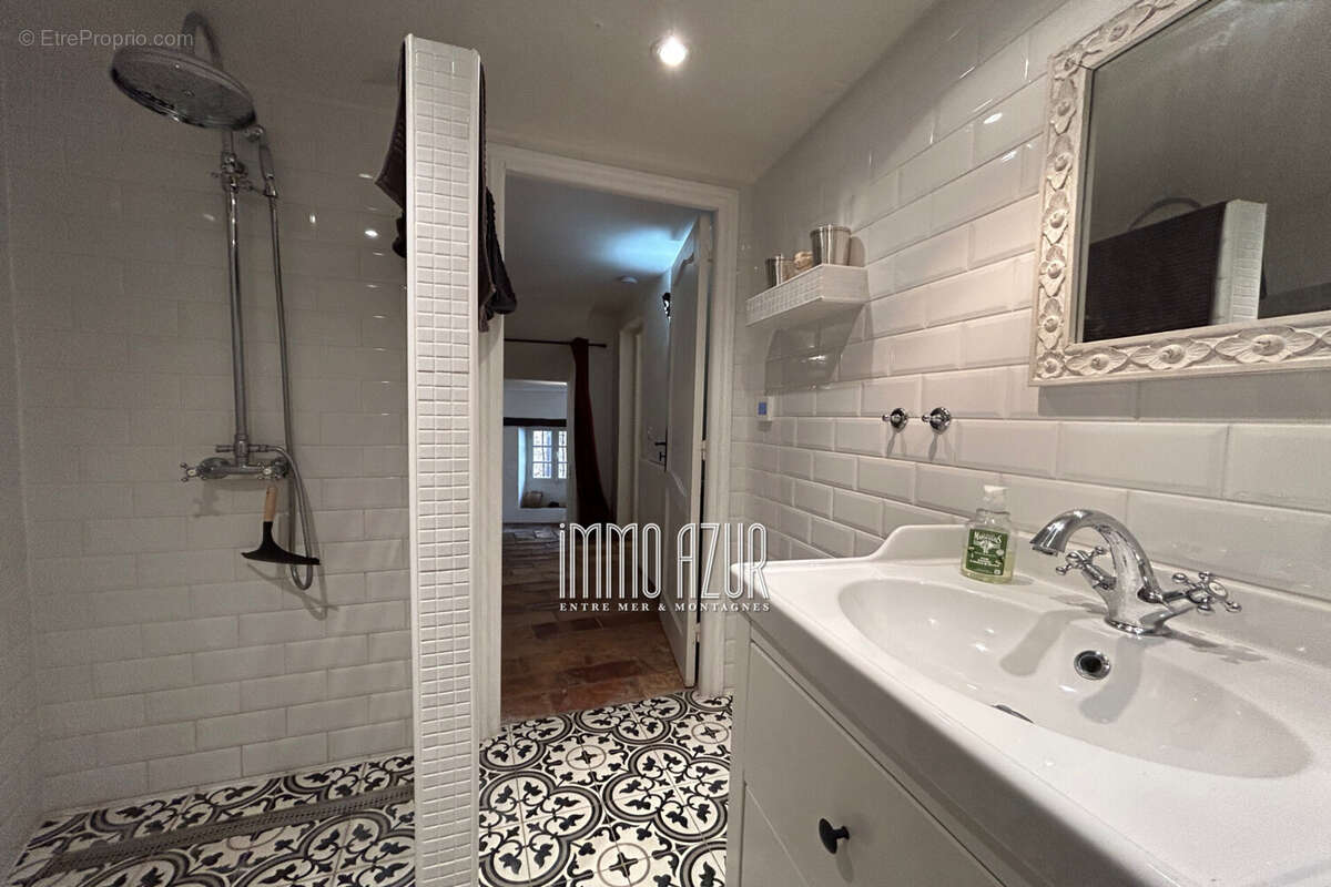 Maison à TOURRETTES-SUR-LOUP