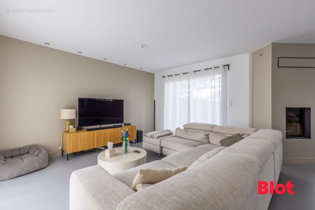 Maison à CHASNE-SUR-ILLET