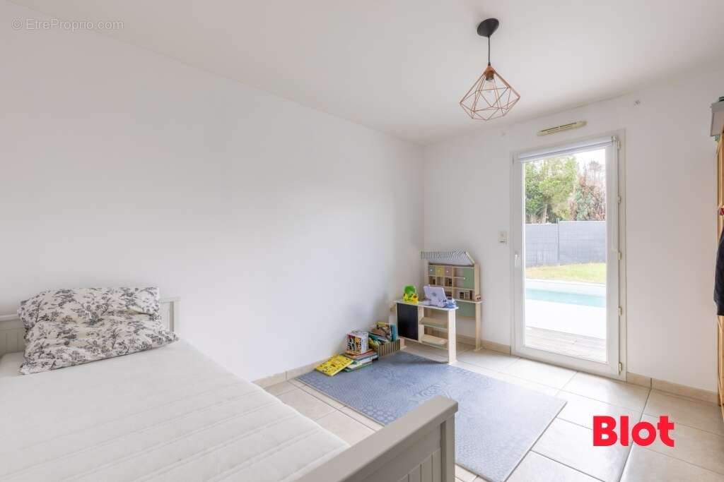 Maison à CHASNE-SUR-ILLET