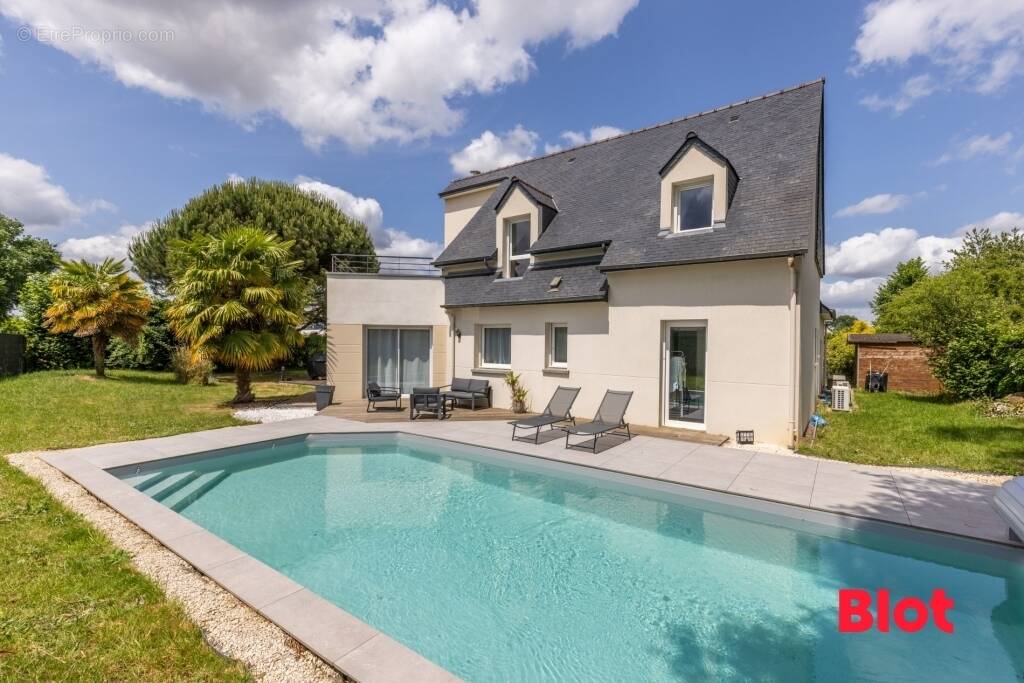 Maison à CHASNE-SUR-ILLET