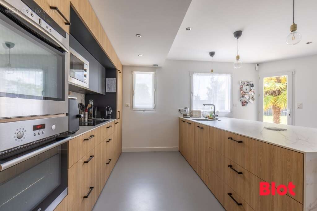 Maison à CHASNE-SUR-ILLET