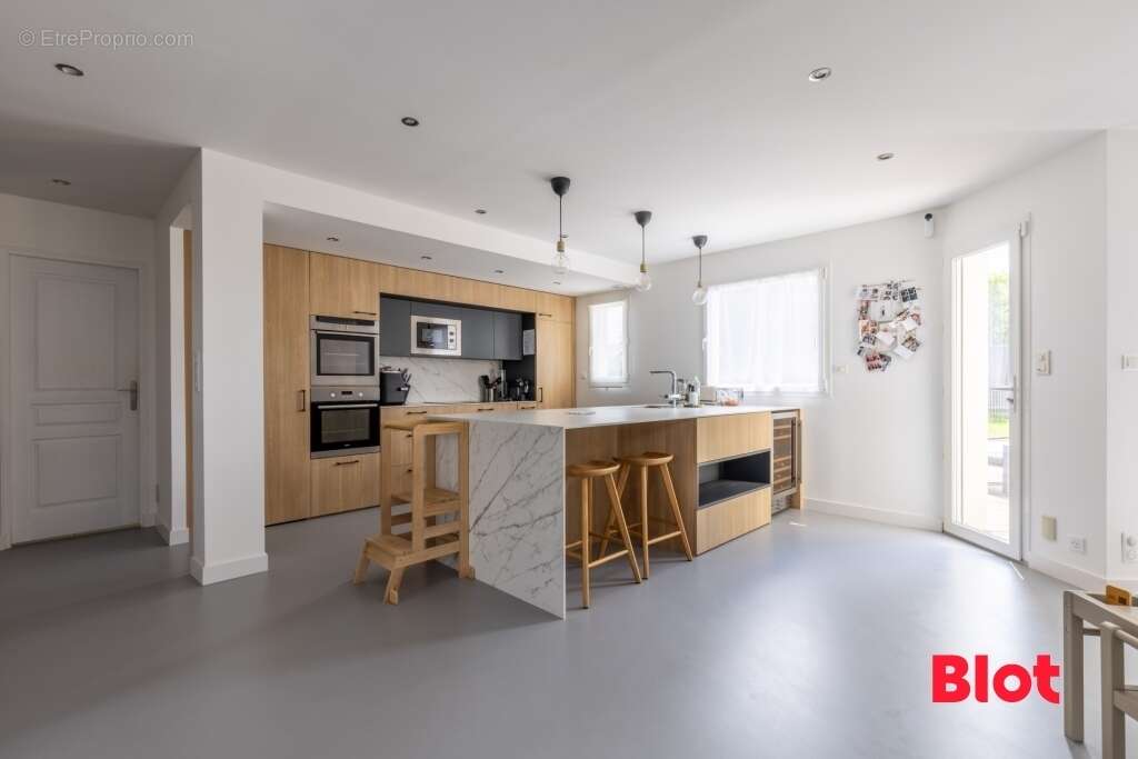 Maison à CHASNE-SUR-ILLET